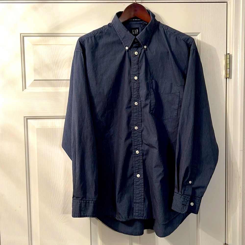 Gap long sleeve button up shirt. Size large